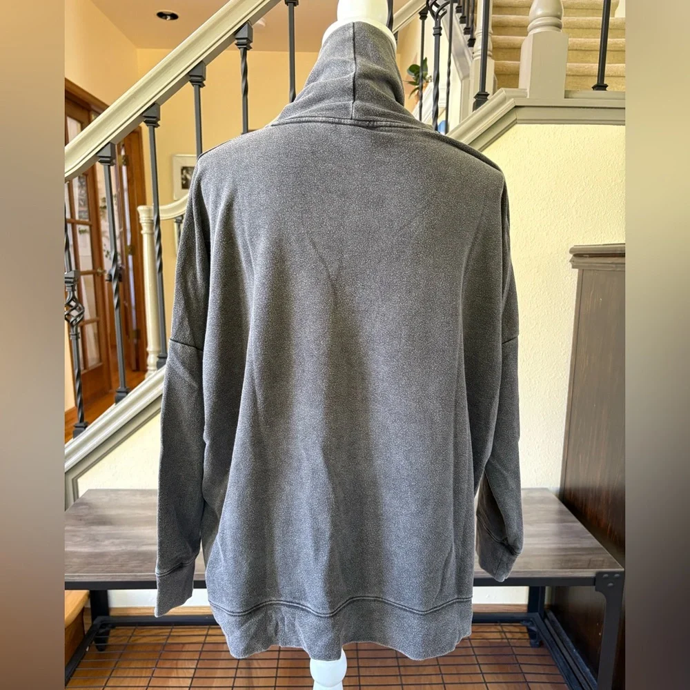 Pink by Victoria’s Secret XS Charcoal Gray Turtleneck Sweatshirt and Joggers Set - Picture 4 of 16